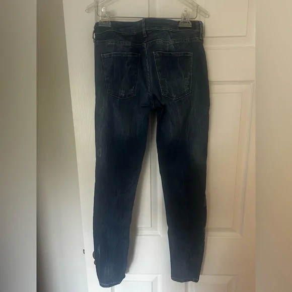 Zara Jeans Size 10 – Slightly Worn – Retail $60 – Selling for $20 - Picture 3 of 3